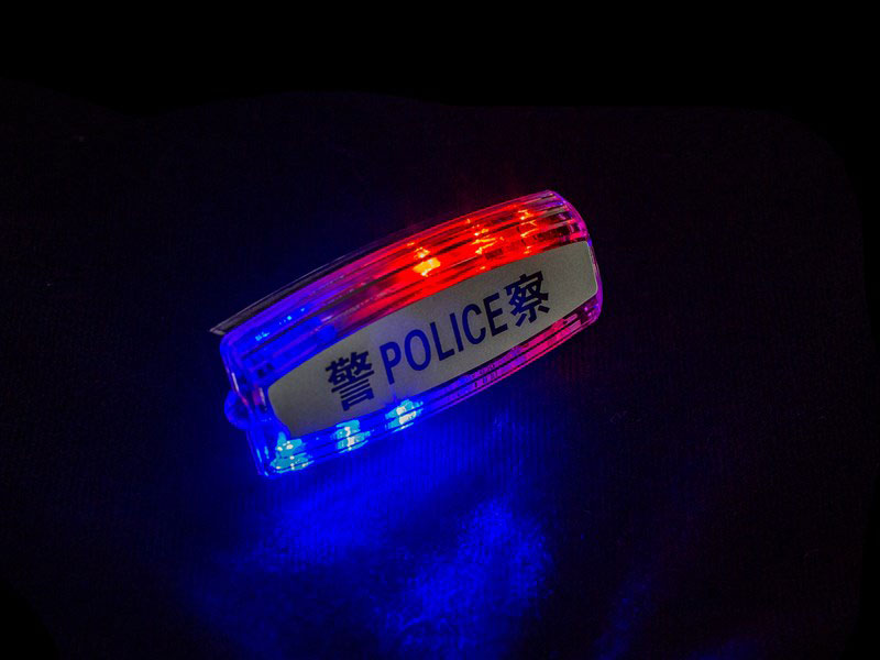 警用肩灯是夜间执勤人员的护身符